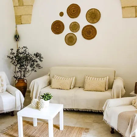 Il Cortile Degli Aranci Holiday home Cerfignano
